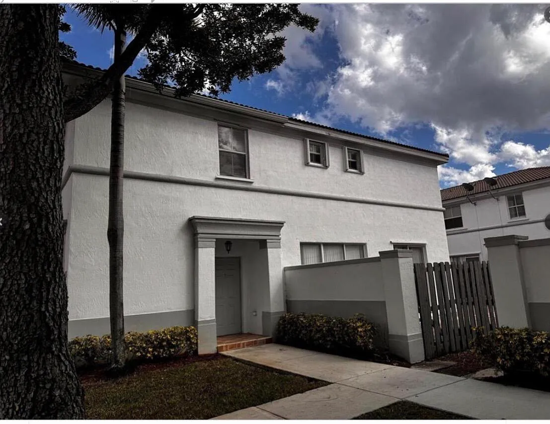 Building Photo - 15746 SW 41st St