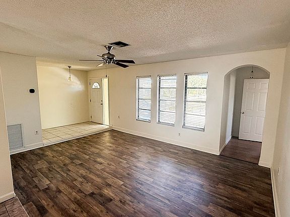 3rd image of 1413 Ironworks Ln
