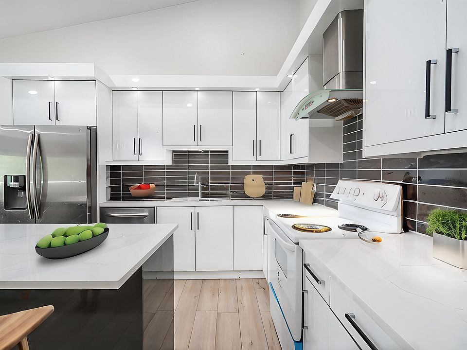 1st image of 12739 72nd Ave #303