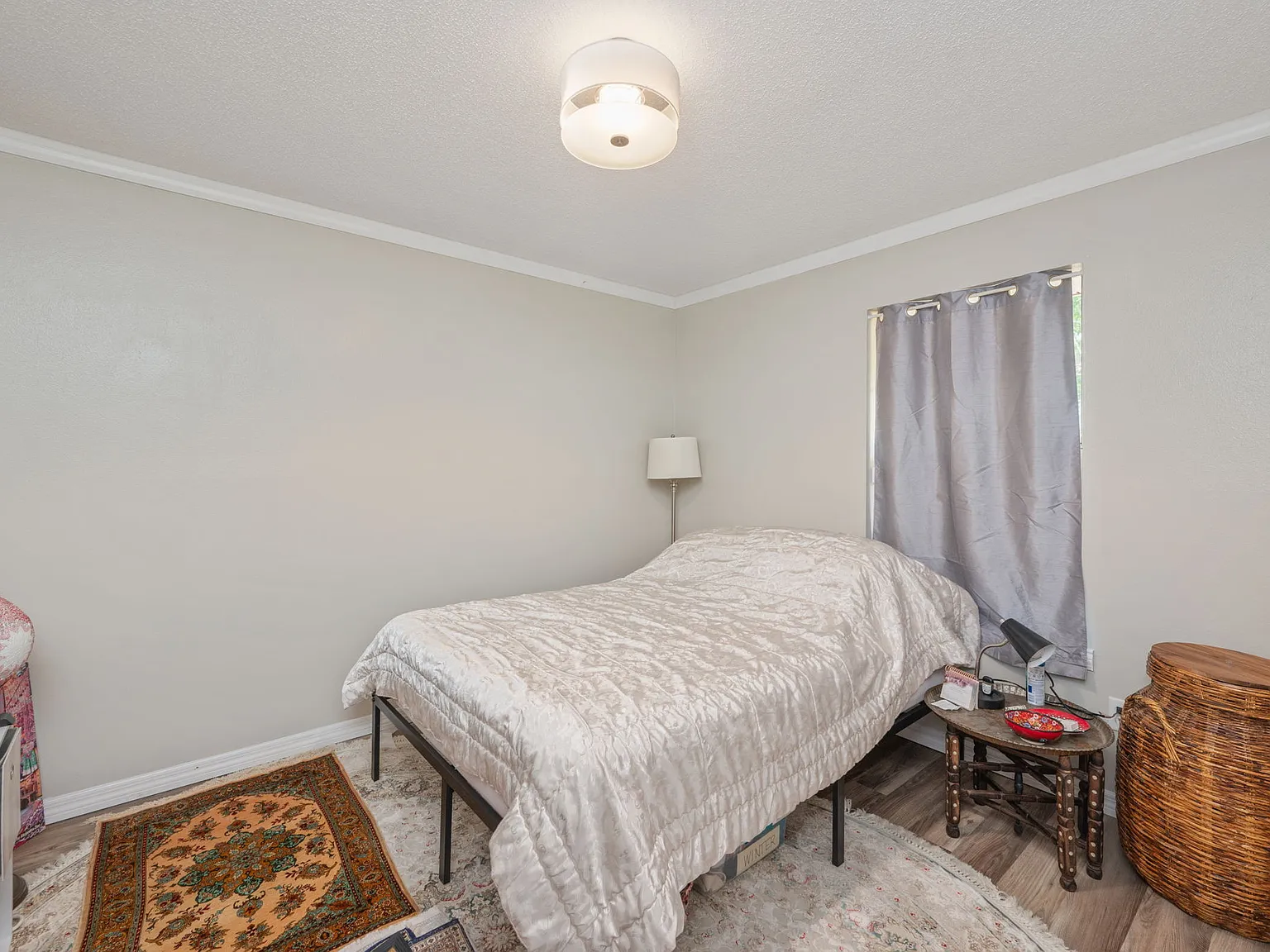 Lynn Dr- 3101 - 1 — Photo 3