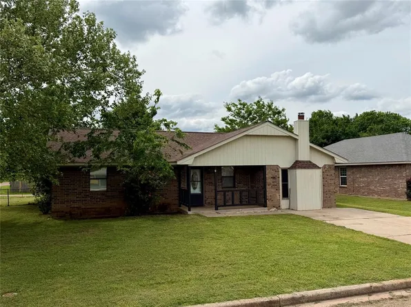 719 Geronimo Ln, Pauls Valley, OK 73075