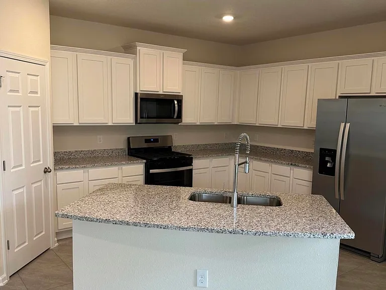 586 Coastline Way — Photo 4