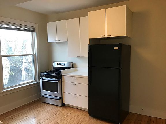 3rd image of 5317 N Winchester Ave #2