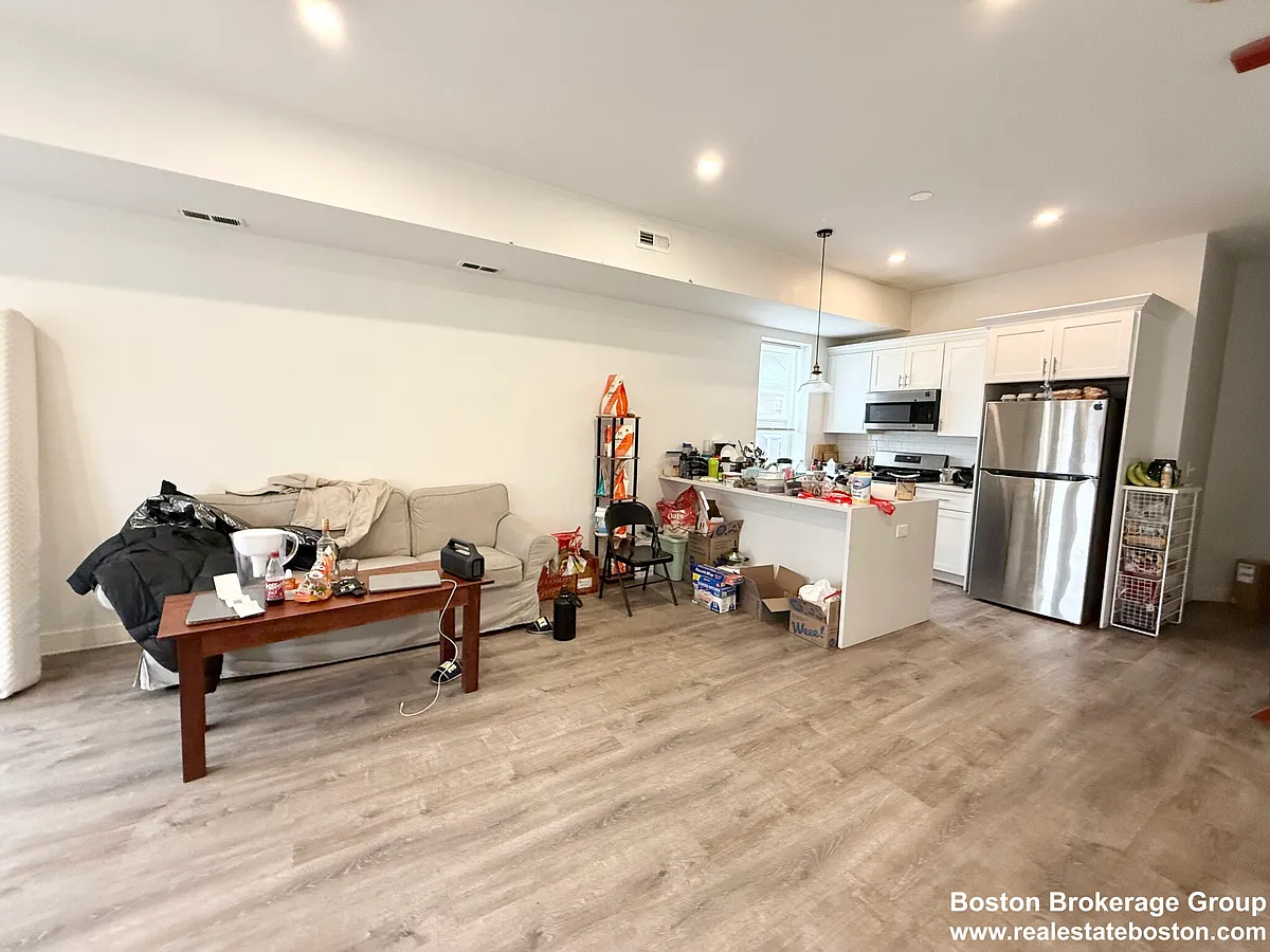 Building Photo - 301-305 Dudley St #4