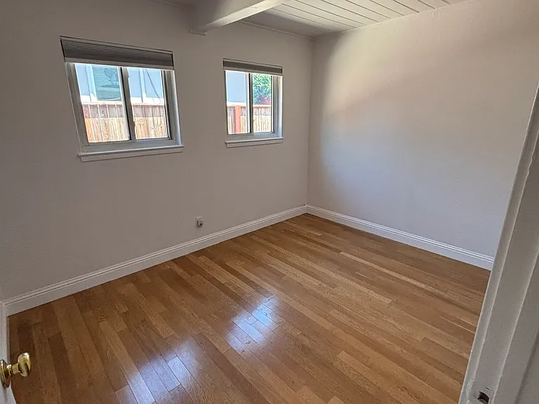 2812 Glenside Dr — Photo 6