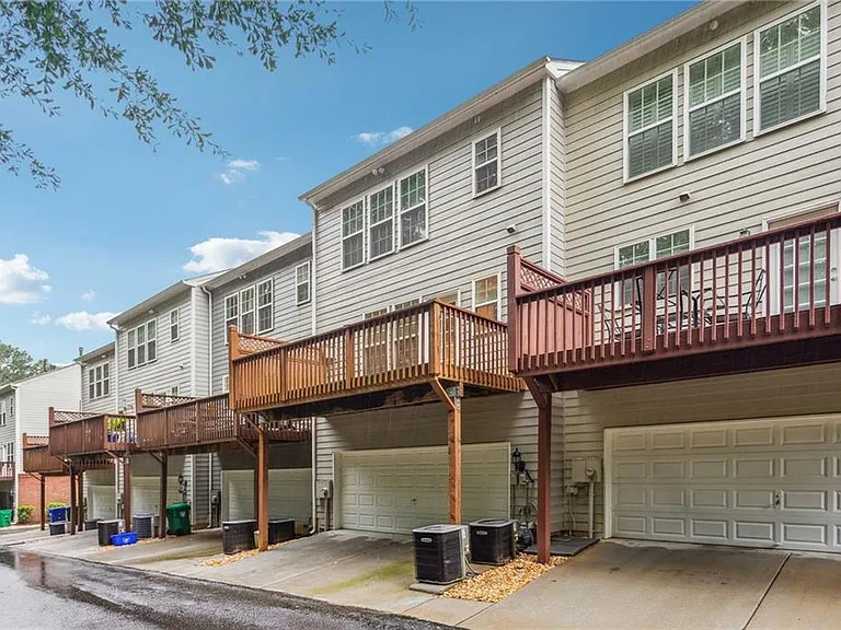2263 Limehurst Dr NE — Photo 27