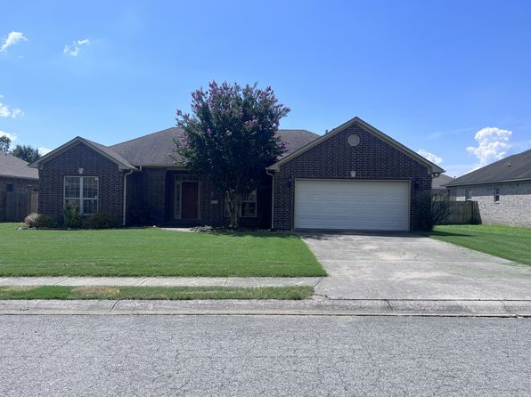 2402 Lancashire Ln