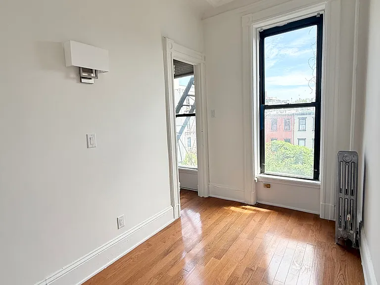 533 Washington Ave #3B — Photo 4