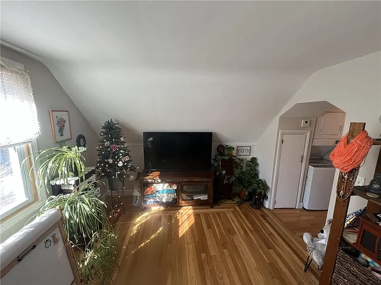 19 Joy St #2 — Photo 7