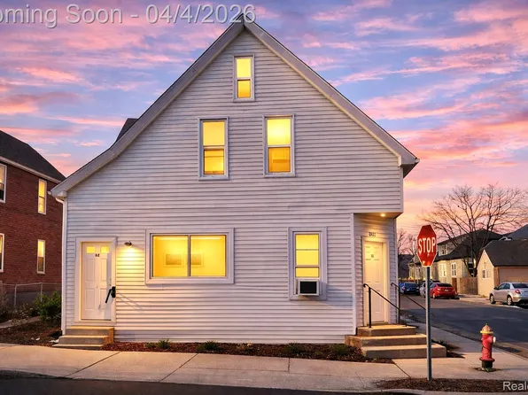 2433 Pulaski St, Hamtramck, MI 48212