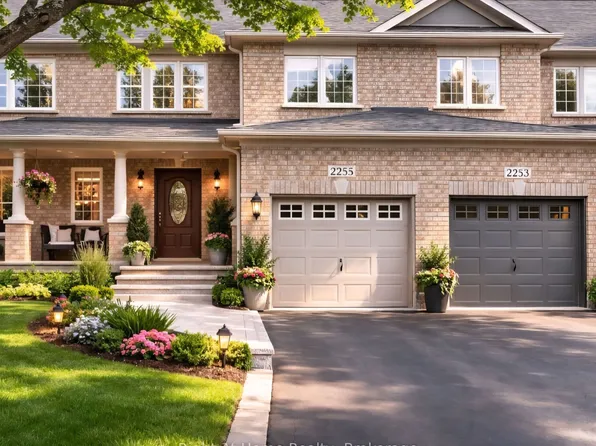 2255 Hummingbird Way, Oakville, ON L6M 3Z7