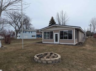 1656 S Riverside Dr, Au Gres, MI 48703