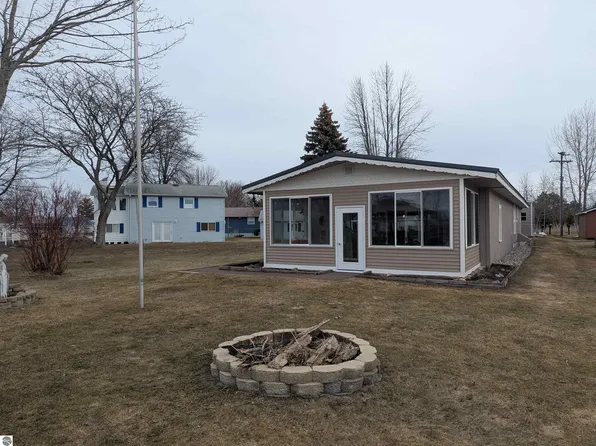 1656 S Riverside Dr, Au Gres, MI 48703