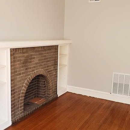 4th image of 7112 S King Dr