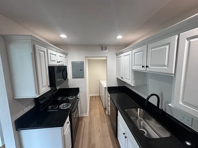 4201 S Minnie St #7 — Photo 5