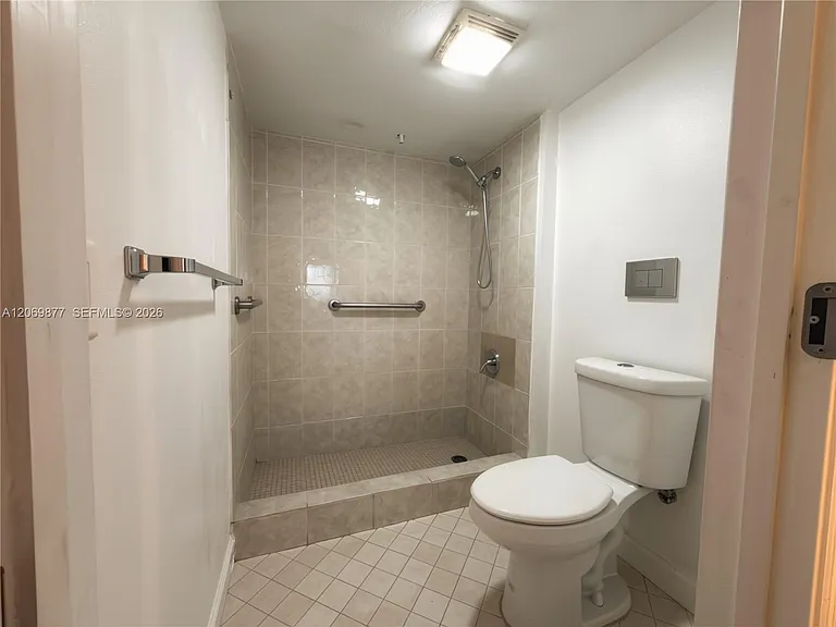 1301 SW 142nd Ave #104-H — Photo 7