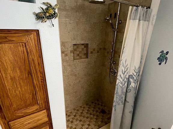 5th image of 2579 Cyprus Dr APT 202