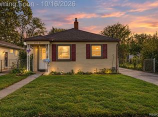13361 Helen St, Southgate, MI 48195