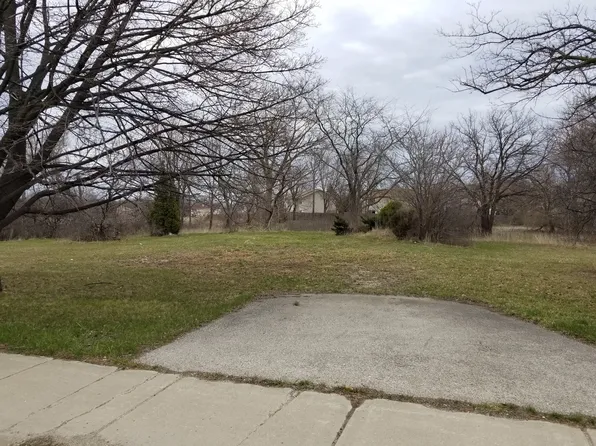 1577 N Dilleys Rd, Gurnee, IL 60031