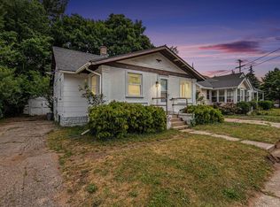 1137 Merrifield St SE, Grand Rapids, MI 49507