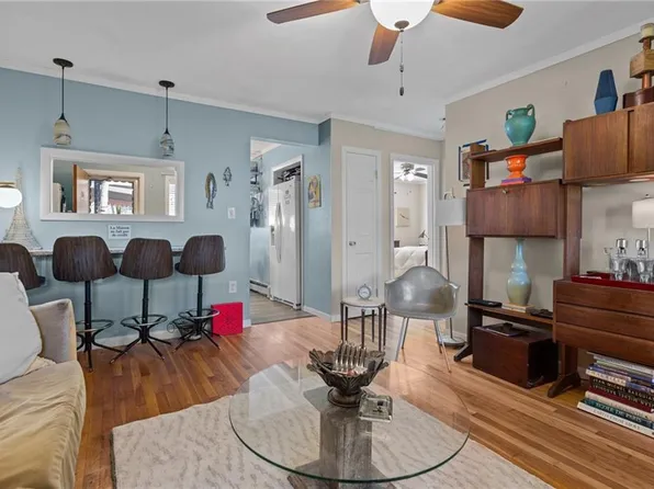 72 W Shore Rd APT 104, Warwick, RI 02889