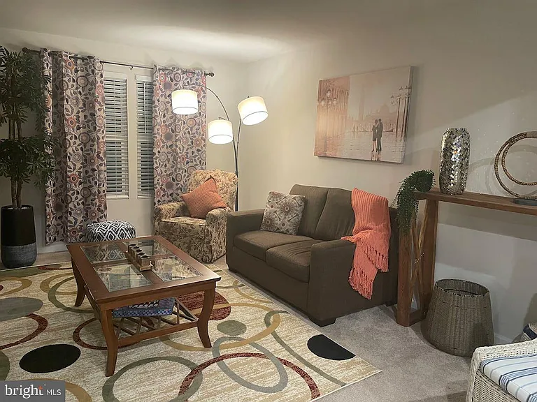 264 Sage Cir — Photo 3