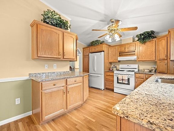 5th image of 5604 Oak Point Dr