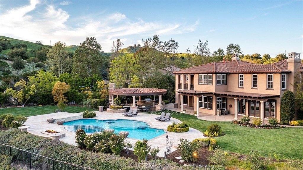 【匿名配送】HOUSES AND GARDENS IN CALIFORNIA 17062 Garden Path Dr, San Diego, CA 92127 | Zillow