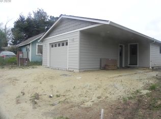 860 SE 1st St, Bandon, OR 97411