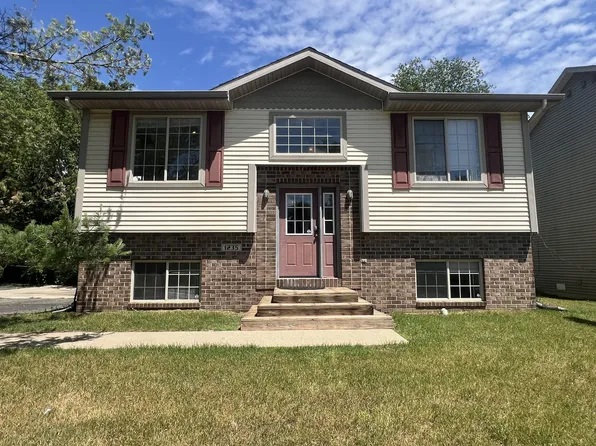 1235 Red Pine Way, Kalamazoo, MI 49006