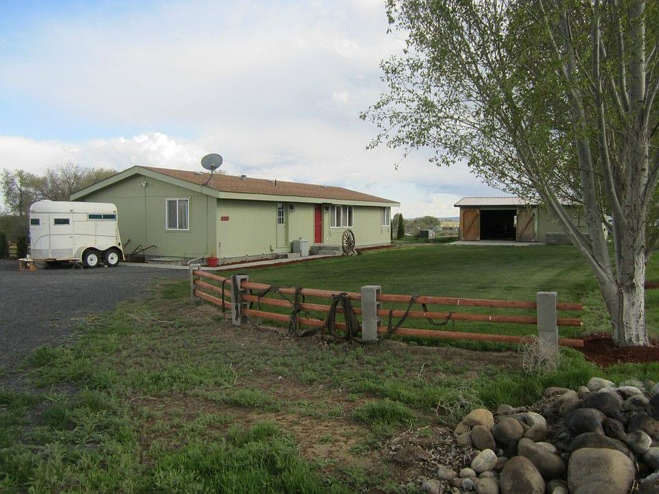 1st image of 2411 Jakes Pl NE