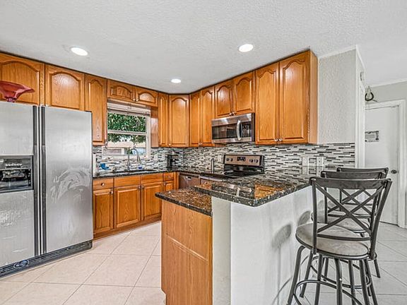 3rd image of 1242 Wyndcliff Dr