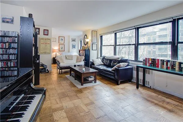 Sold by R New York | media 19