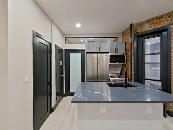 2154 2nd Avenue image 1 of 6