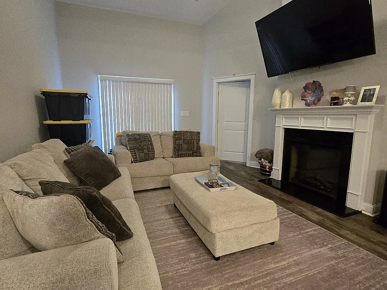 1815 Fox Den Way #4 — Photo 13