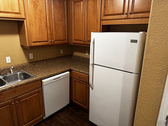 5th image of 7071 Lake Joanne Dr APT 2C