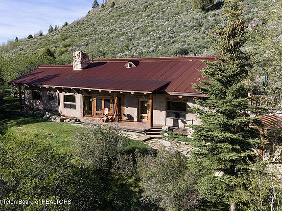 2nd image of 3011 Canyon Crest Dr