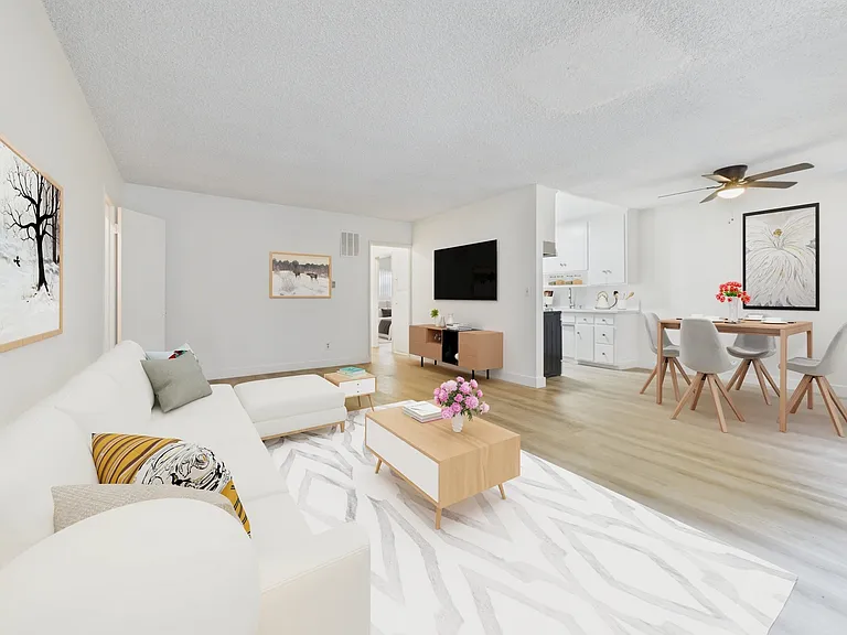 Buffalo Sherman Oaks Apartments — Photo 13