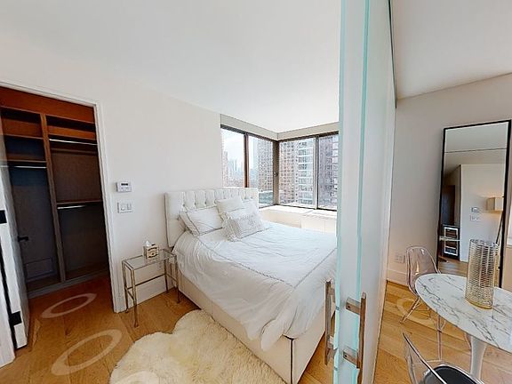 4th image of 111 W 67th St APT 20N