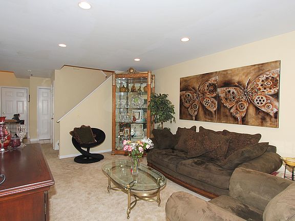 4th image of 1306 Dorset Dr