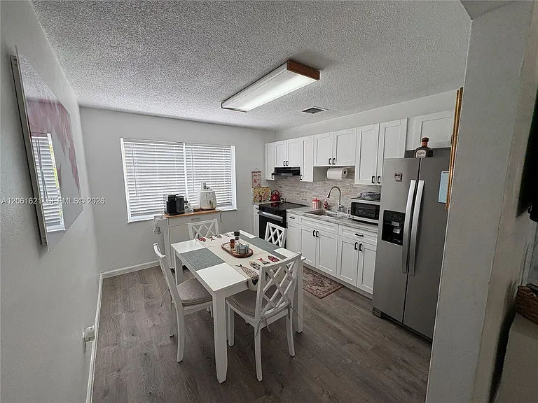 191 NW 17th Ave #3 — Photo 6