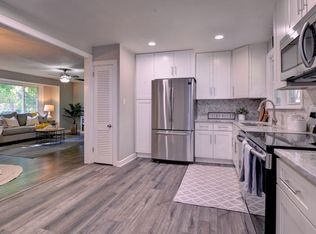 60 Wellington Dr, Hampton, VA 23666