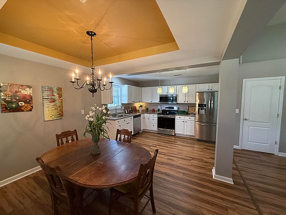 3rd image of 660 Leverton Pl