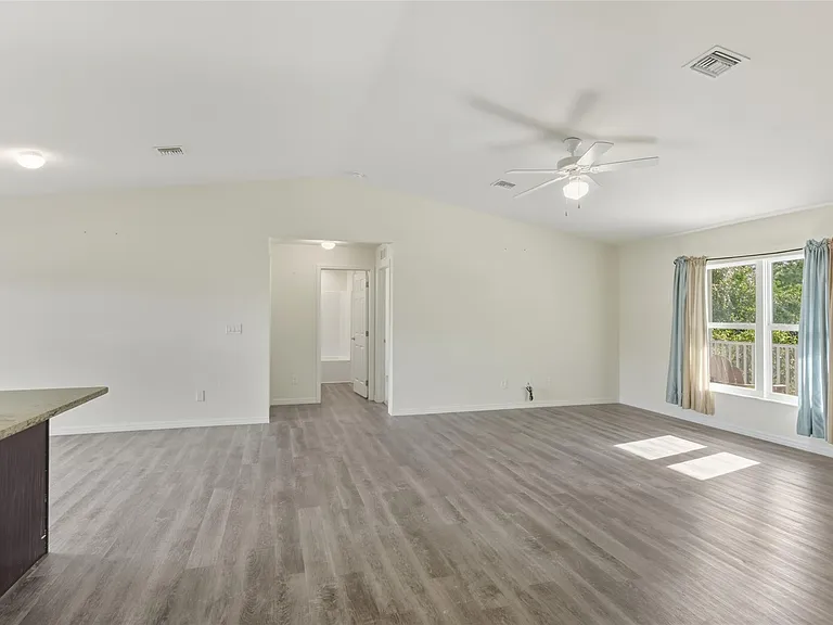 8007 Royal Ct — Photo 16