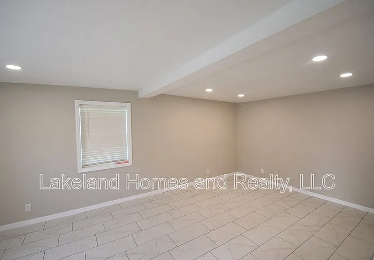 527 Garden Dr N #2 — Photo 15