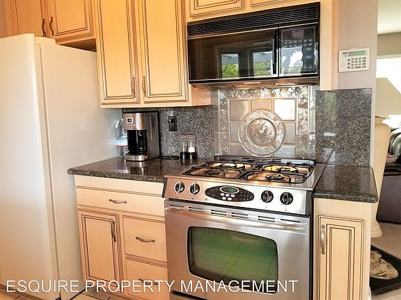 5th image of 629 Wilshire Pl
