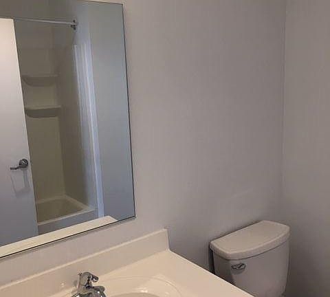 4th image of 3301 Henry Ave #221