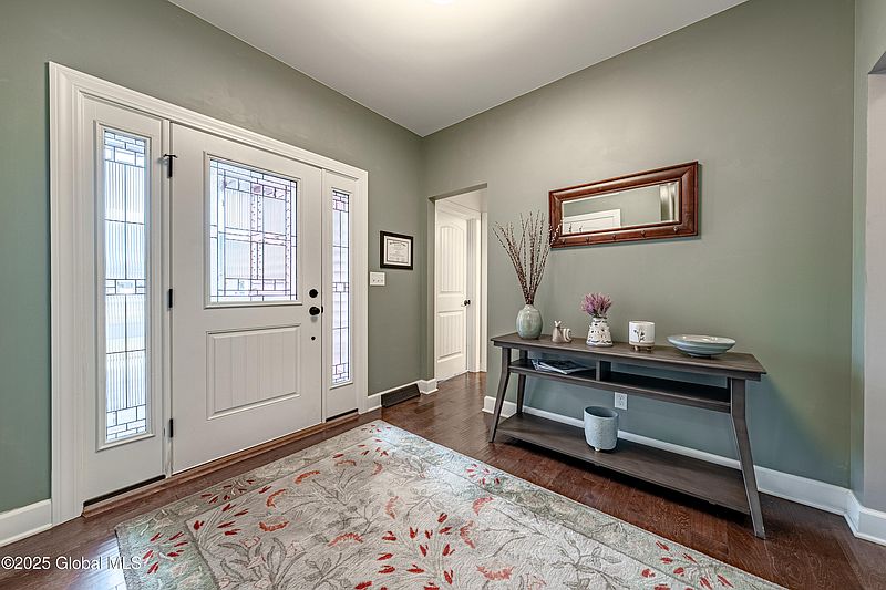 3rd image of 8 Hillard Lane