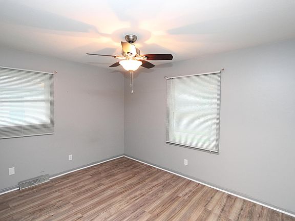 5th image of 207 Pickett St SW