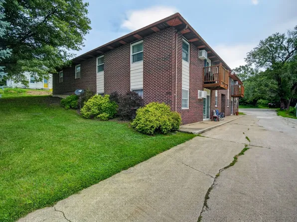 306 S 5th St, Guthrie Center, IA 50115
